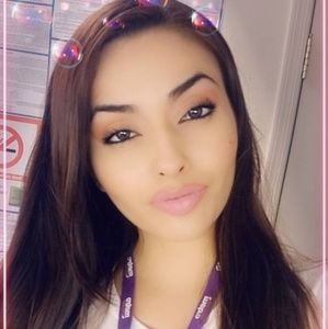 Meet your Posher, Stephanie